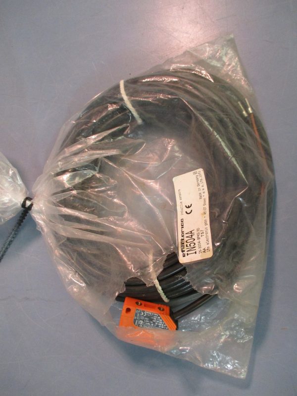 NIB Efector 100 IN504A Inductive Sensor IN-3004-BPKG 3D Discount