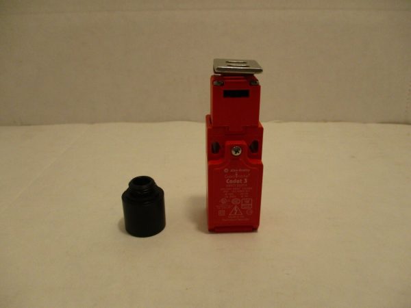Allen-Bradley Guardmaster Cadet 3 Tongue Interlock 440K-C21094 NEW Sale - Image 2