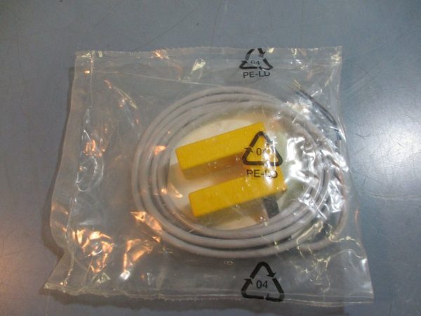 TURCK SI15-K30-AP6 Inductive Slot Sensor DC 3-wire 10-30 VDC FACTORY SEALED Supply - Image 3