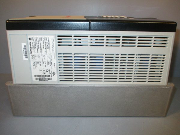 Allen-Bradley PowerFlex70 AC Variable Frequency Drive Series A 20AC011A3AYYACC0 For Sale - Image 2