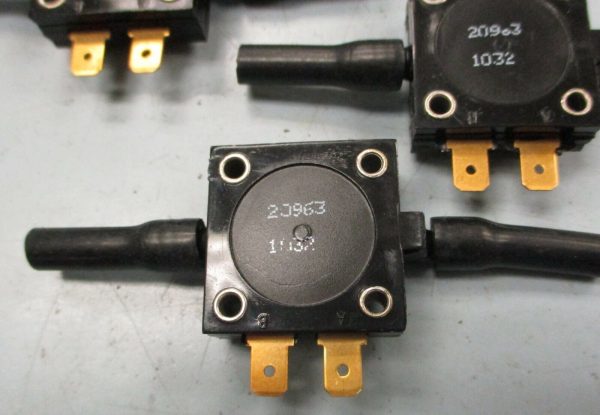 World Magnetic Pressure Sensor (Lot of Three) PSF 100A Online Hot Sale - Image 4