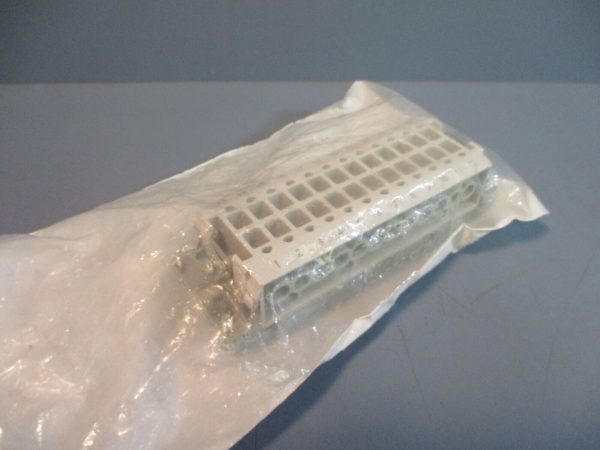 Phoenix Contact HC-B-24-I-UT-F Connector Female FACTORY SEALED on Sale - Image 3